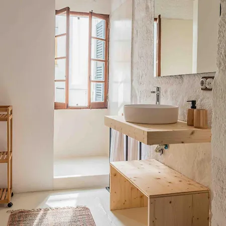 Pere Alcantara 40, 3 Bedroom House,