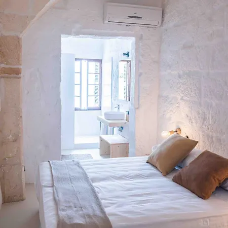 Casa vacanze Pere Alcantara 40, 3 Bedroom House, Ciutadella (Menorca)