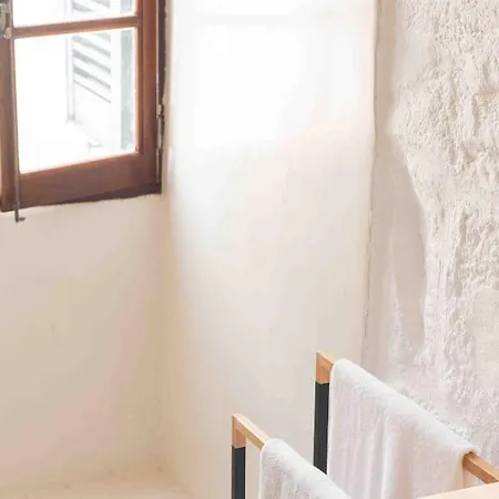 Pere Alcantara 40, 3 Bedroom House, בית נופש