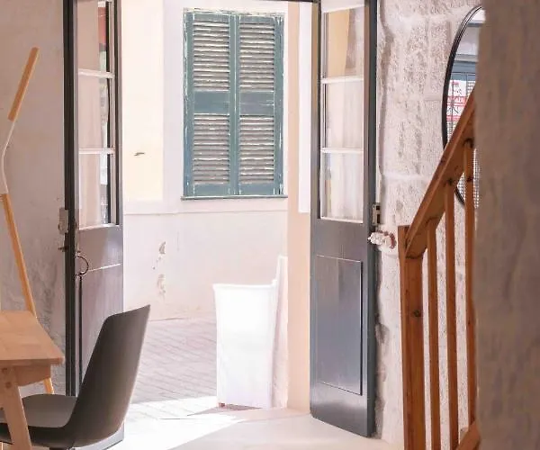 Pere Alcantara 40, 3 Bedroom House, *