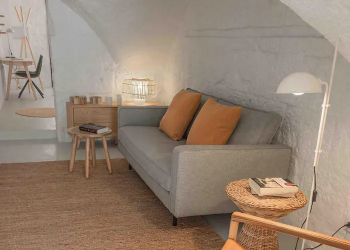 Pere Alcantara 40, 3 Bedroom House,