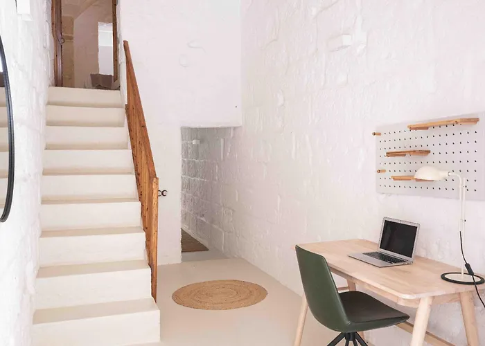 Pere Alcantara 40, 3 Bedroom House, *